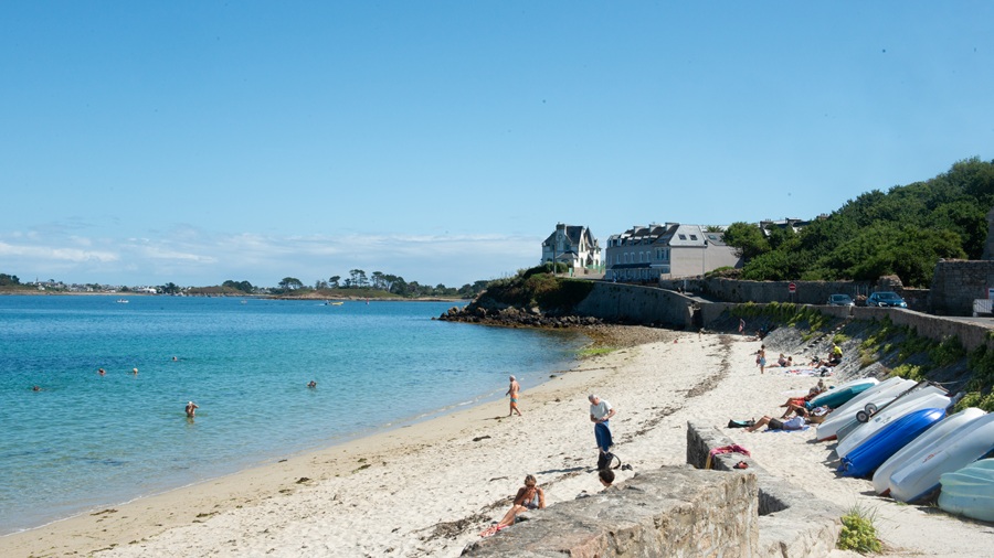 Location Aber Wrach à Landéda, tout proche de la plage de la baie des anges : Ty Bernhel