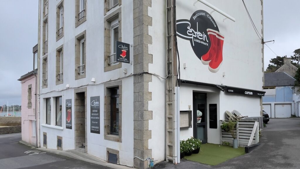 Restaurant Captain Aber Wrach tout proche de notre location gite Ty Bernhel
